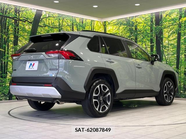 Toyota RAV4 2021-02 8072272-16