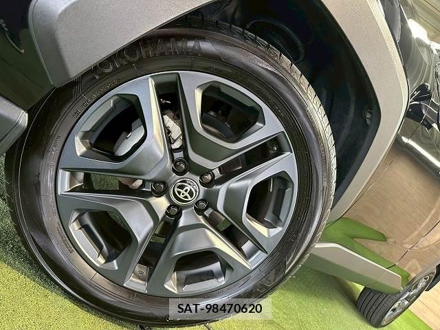 Toyota RAV4 2022-11 8072308-11