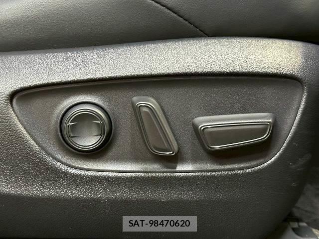 Toyota RAV4 2022-11 8072308-13