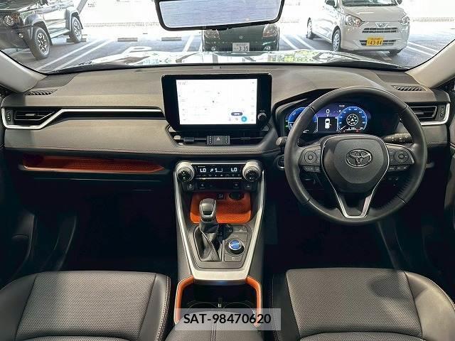 Toyota RAV4 2022-11 8072308-2