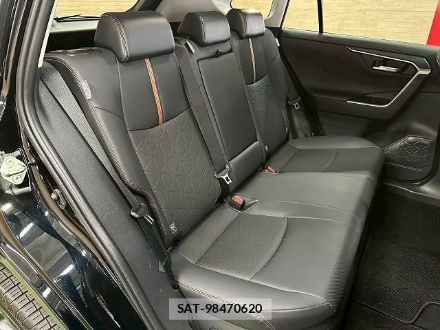 Toyota RAV4 2022-11 8072308-9