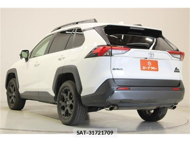 Toyota RAV4 2021-08 8072417-10