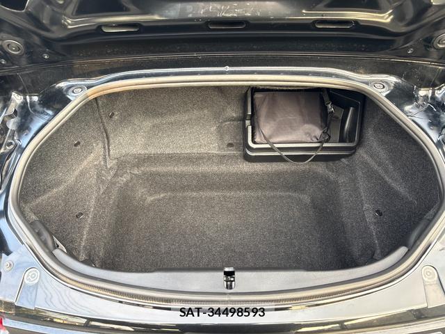 Mazda ROADSTER 2019-03 8071941-9