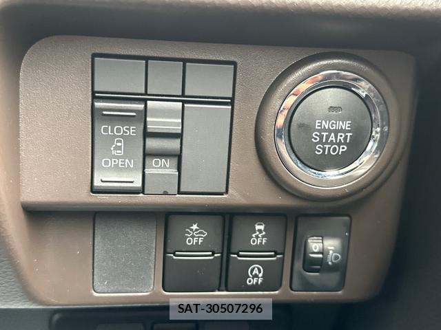 Toyota ROOMY 2022-07 8071527-7