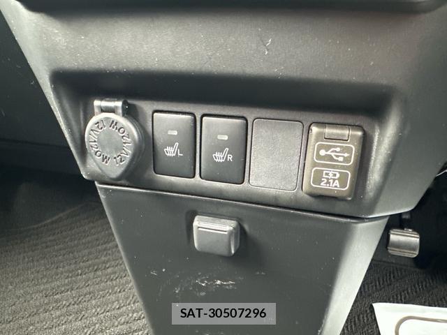 Toyota ROOMY 2022-07 8071527-9