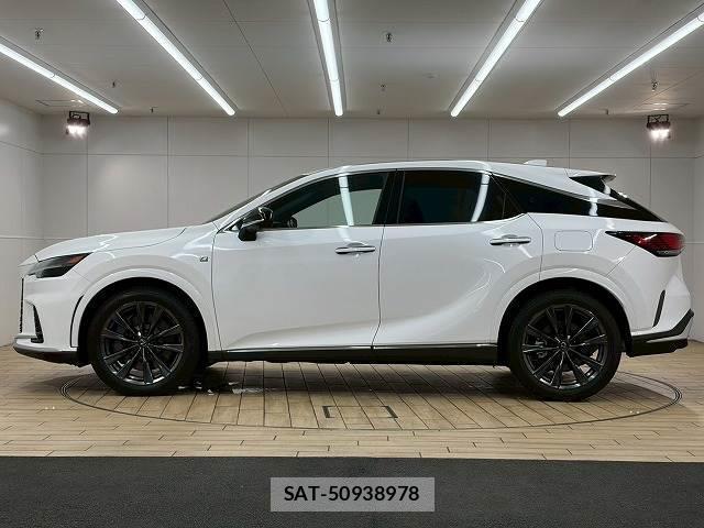 Lexus RX 2023-11 8071549-16