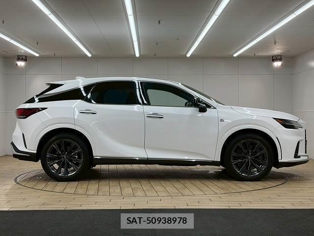 Lexus RX 2023-11 8071549-17