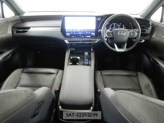 Lexus RX 2024-04 8072335-2