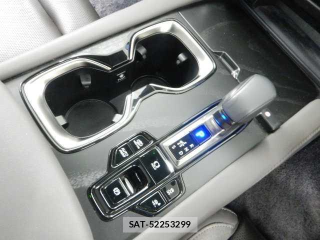 Lexus RX 2024-04 8072335-8