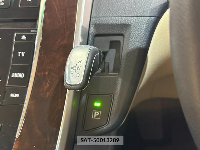 Toyota SAI 2013-10 8071701-11