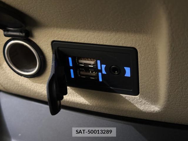 Toyota SAI 2013-10 8071701-12
