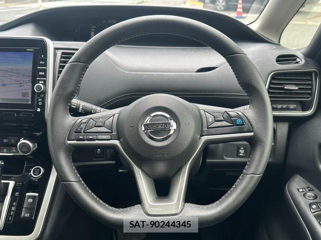 Nissan SERENA 2017-03 8070874-17