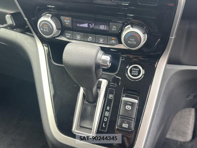 Nissan SERENA 2017-03 8070874-19