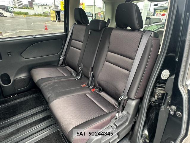 Nissan SERENA 2017-03 8070874-6