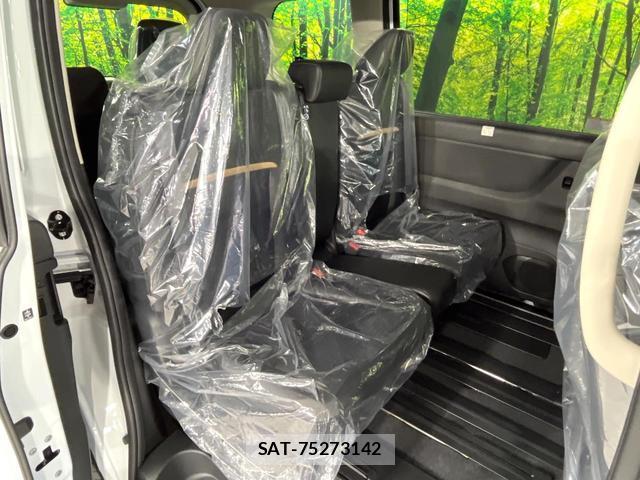 Nissan SERENA 2025-12 8071212-8