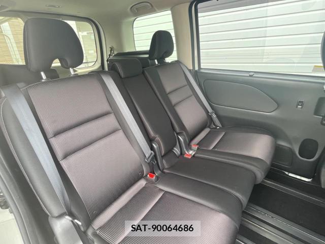 Nissan SERENA 2016-12 8071614-11