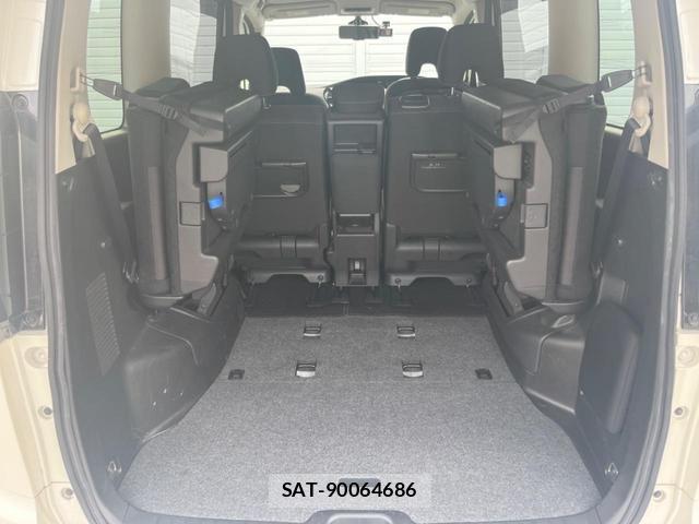 Nissan SERENA 2016-12 8071614-12