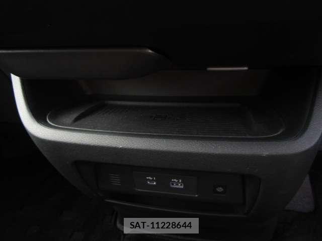 Nissan SERENA 2023-06 8072102-12