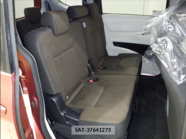 Toyota SIENTA 2016-03 8070894-4