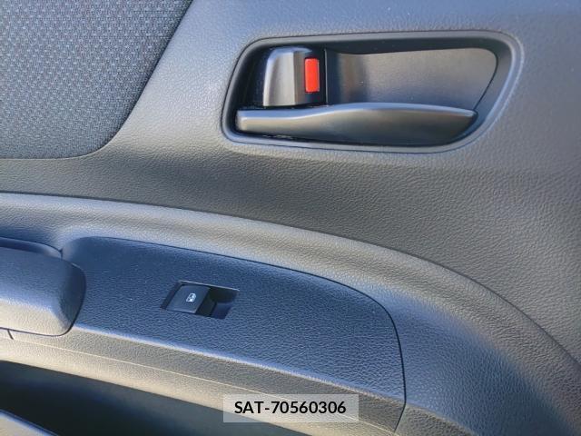 Toyota SIENTA 2016-07 8071362-12
