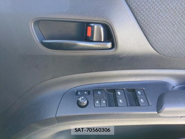 Toyota SIENTA 2016-07 8071362-13