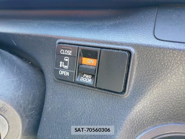 Toyota SIENTA 2016-07 8071362-16