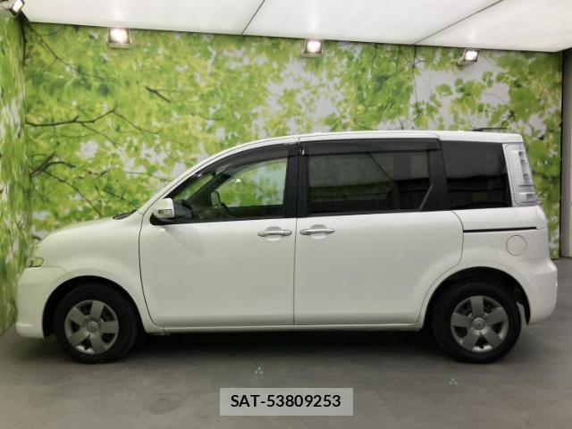 Toyota SIENTA 2011-10 8071387-1
