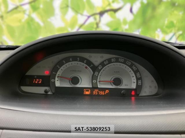 Toyota SIENTA 2011-10 8071387-12