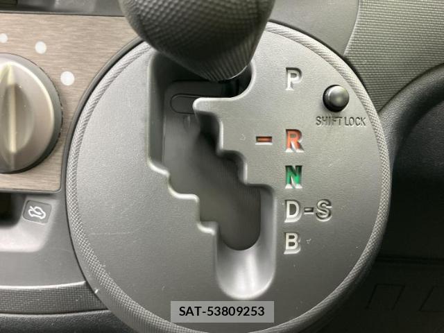 Toyota SIENTA 2011-10 8071387-15