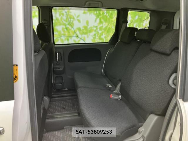 Toyota SIENTA 2011-10 8071387-7