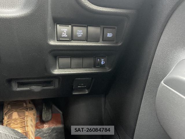 Toyota SIENTA 2023-05 8071477-12