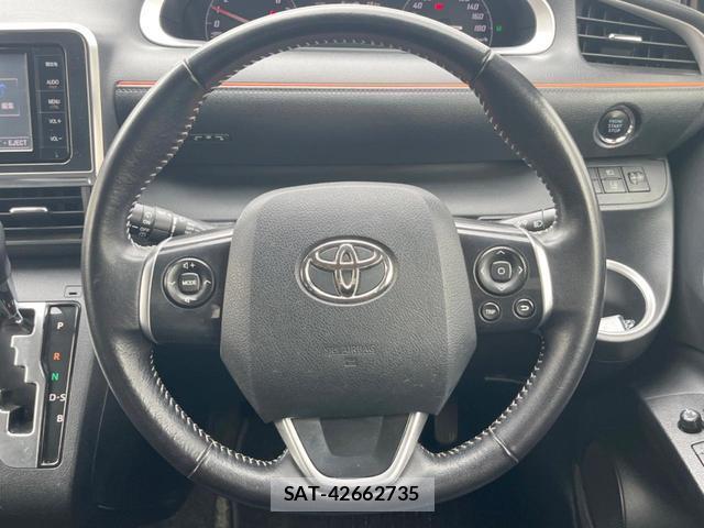 Toyota SIENTA 2016-10 8071735-11