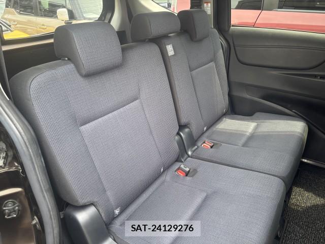 Toyota SIENTA 2016-06 8072112-3