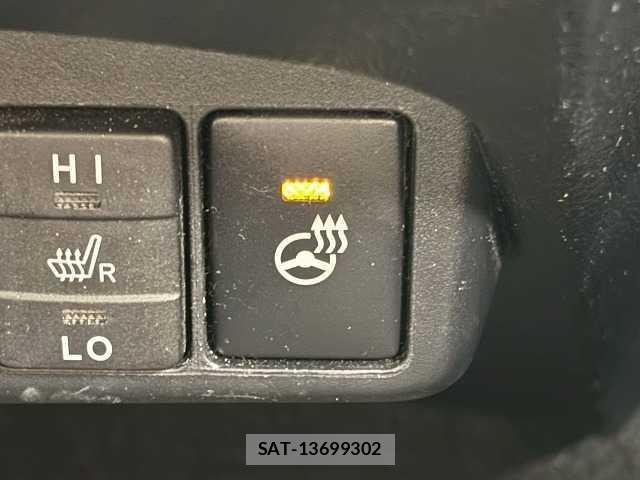 Toyota SIENTA 2021-09 8072369-7