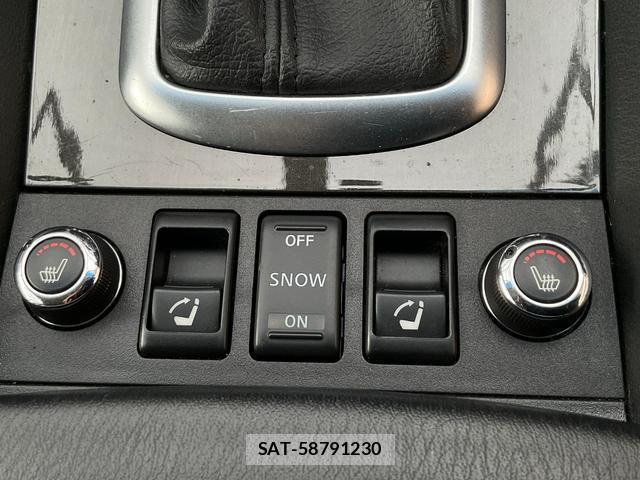 Nissan SKYLINE CROSSOVER 2013-07 8072248-18