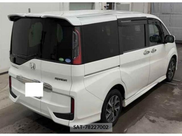 Honda e 2015-12 8071776-4