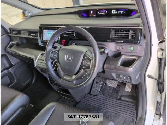 Honda e 2019-08 8071805-2