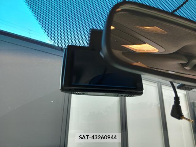 Honda e 2017-07 8070952-19