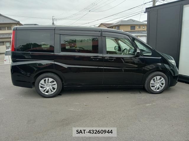 Honda e 2017-07 8070952-3