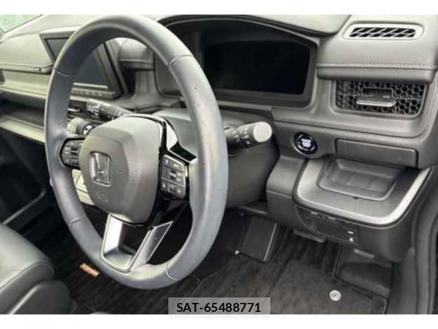 Honda e 2023-05 8071840-2