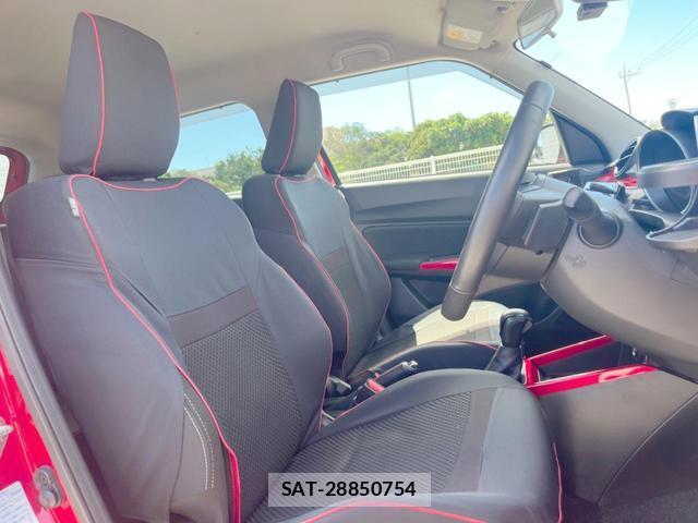 Suzuki SWIFT 2020-03 8071633-8