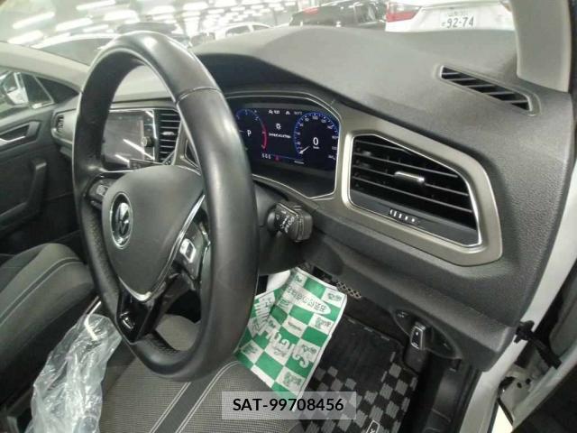 VolksWagen T-ROC 2022-04 8071009-3