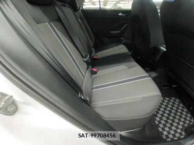 VolksWagen T-ROC 2022-04 8071009-5