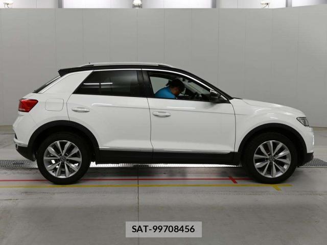 VolksWagen T-ROC 2022-04 8071009-9