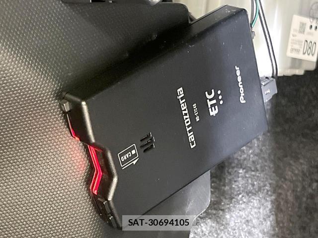 Daihatsu TAFT 2025-03 8072404-6