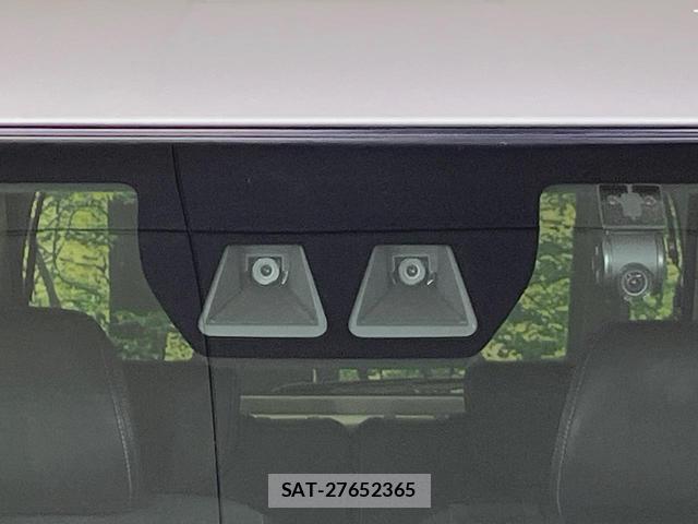 Daihatsu TANTO 2021-05 8071158-5
