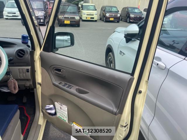 Daihatsu TANTO 2011-07 8071372-4