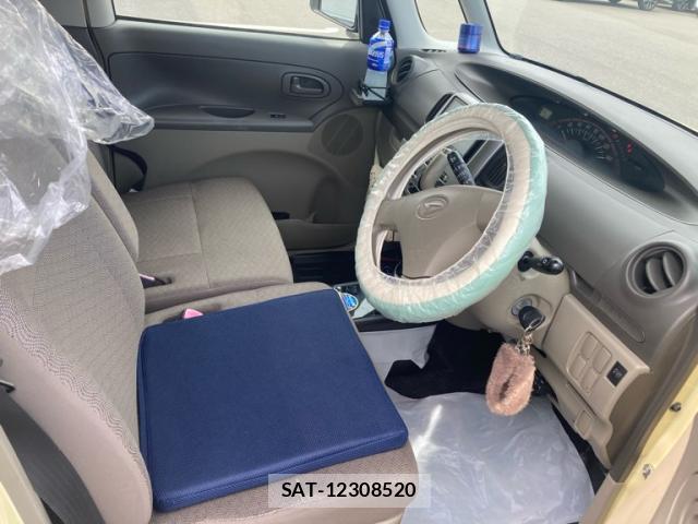 Daihatsu TANTO 2011-07 8071372-8