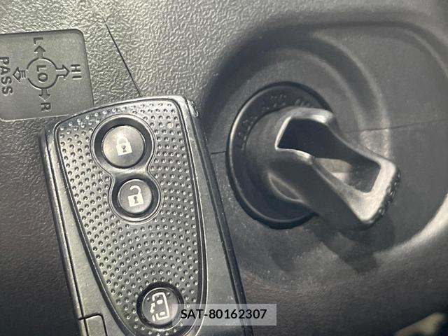 Daihatsu TANTO 2013-11 8071390-6