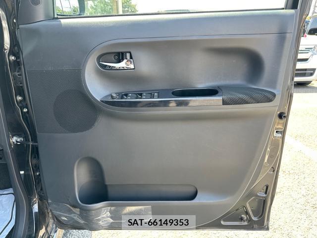 Daihatsu TANTO 2017-05 8071528-18